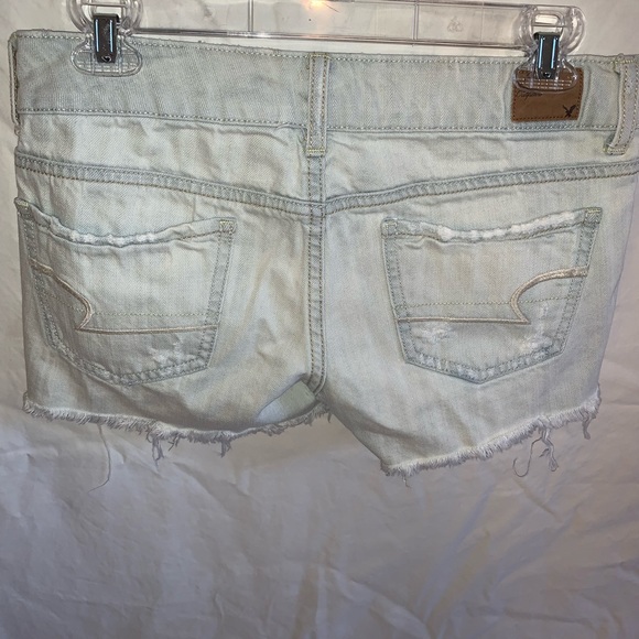 American Eagle Lightwash denim ripped jean shorts - Picture 4 of 4